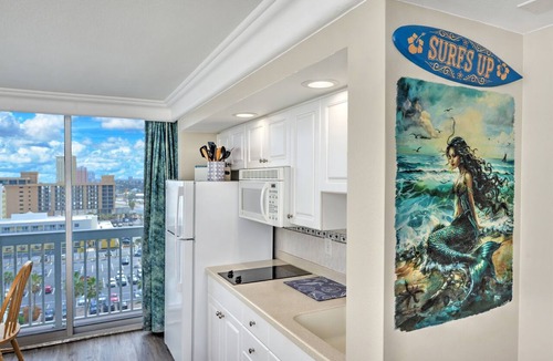 Ortona Park Condo | Oceanview | Private Balcony | Pool | Hot Tub |Beach
