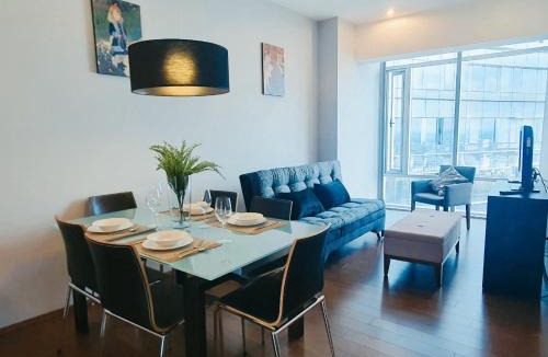 Cuauhtemoc Apartment | On Paseo de la Reforma, great location, luxurious, pool, gym