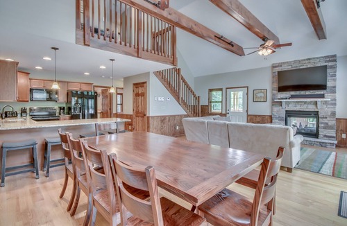 Lake Harmony Estates House | On The Rocks by PMR, 7BR, Near Lake Harmony, Outdoor Fireplace, Sleeps 20