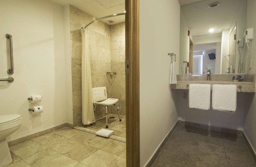 San Pedro Totoltepec Hotel | One Toluca Aeropuerto