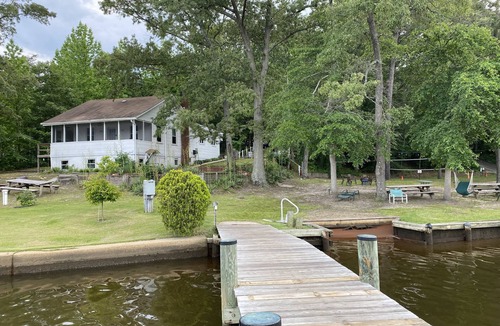 Lake Shore House | Our Home on the Cove: waterfront, peaceful, wooded, comfy, family friendly