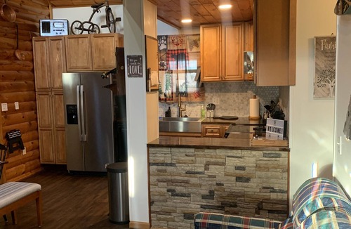 Licking Cabin | Ozark Retreat-a cozy cabin perfect for outdoor enthusiast or a place to relax.