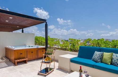 Gonzalo Guerrero Apartment | Palmares Condo Rentals