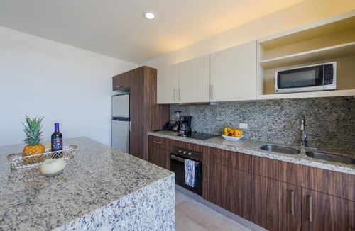 Gonzalo Guerrero Apartment | Palmares Condo Rentals