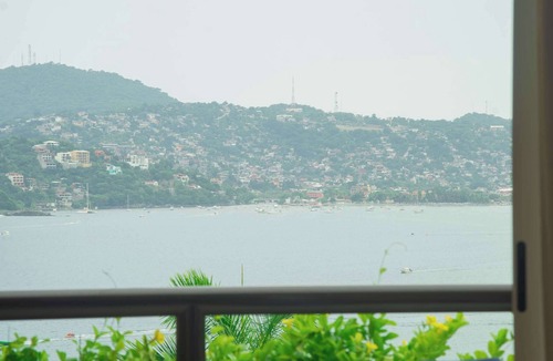 Playa Las Gatas Apartment | Panoramic Bay Views, Jacuzzi & Infinity Pool