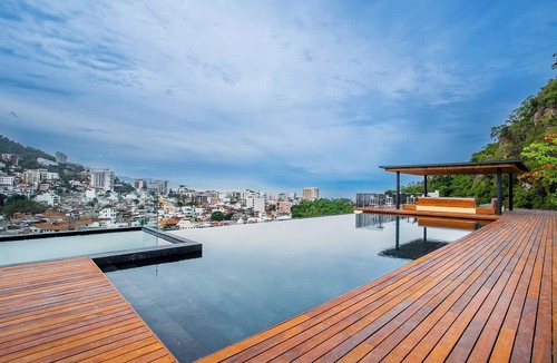 El Caloso Condo | Peaceful 2BR w/Pools, Gym & Bar