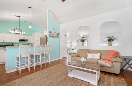 Palm Coast House | Pelican Palm - Poolside summer escape!