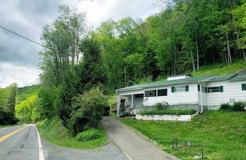 Pence Springs House | Pence springs riverview