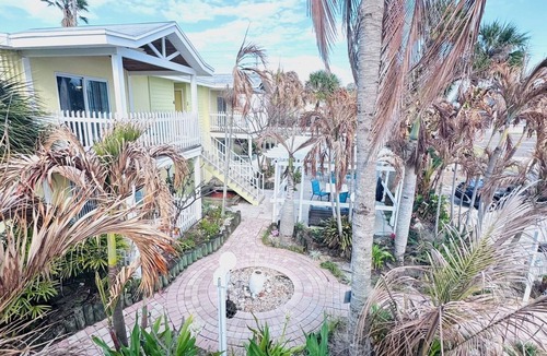 Cocoa Beach Villa | Penguins on the Beach 2BR Steps to Beach & Downtown w/pool Unit 5