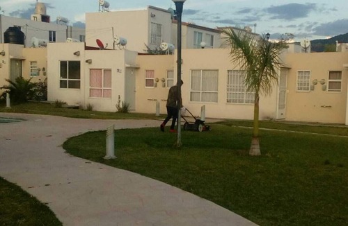 Xalostoc House | Pequeña casa en condominio con alberca compartida en las afueras de Cuautla
