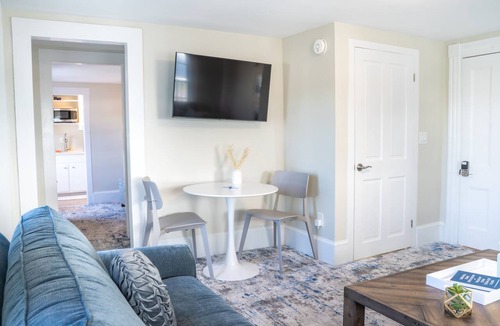 Hampton Hotel | Perfect second floor beachside family suite!