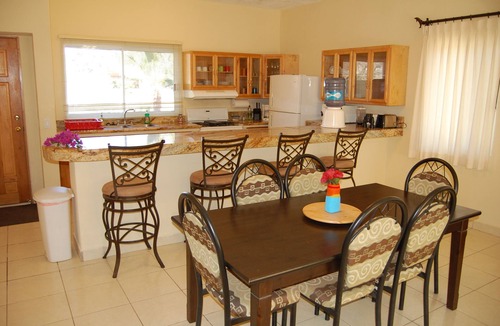 El Pescadero Villa | Pescadero Palace 5BR Guest House with Pool, Jacuzzi, Infront of Surf!