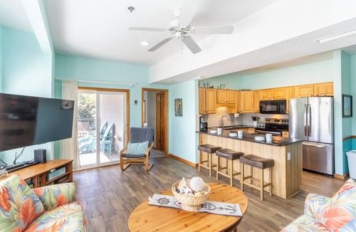 Kill Devil Hills Condo | Pet-friendly, centrally-located oceanside condo w/community pool!