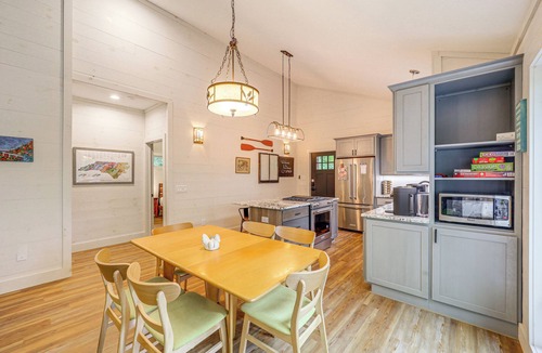 West Jefferson House | Pet-Friendly West Jefferson Home w/River View!