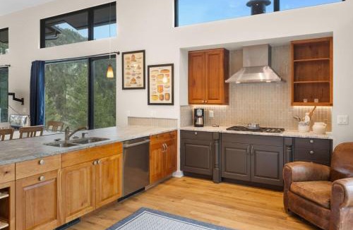Jamestown House | Pineview Panorama Luxe Retreat 20 Mins 2 Boulder