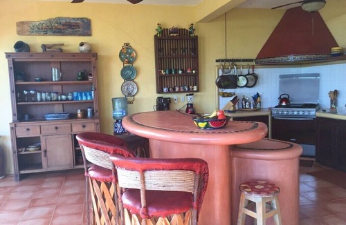 Saladita House | Playa La Saladita Surf Retreat 5 Min. Walk to Surf Break