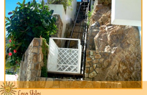 Marina Villa | Playboy Mansion South - Perfect Location for Large Families