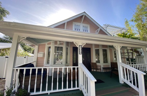 Stuart House | Porch Suite Historic Downtown Stuart