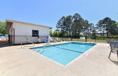Valdosta Apartment | Premium King Bed|Nsmk