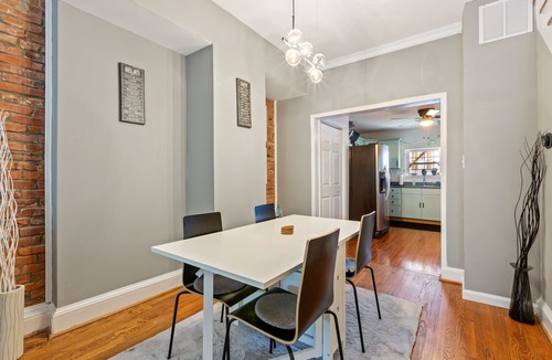 Downtown Baltimore House | Pristine Townhouse With Rooftop Deck Near Canton!