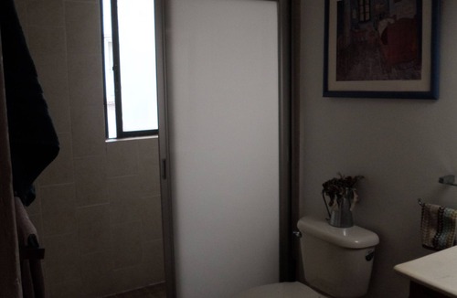 Los Alpes Bed & Breakfast | Private and furnished bedroom with private bathroom in a spacious apartment near Coyoacan.