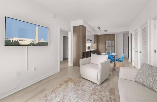 NoMa Hotel | Private Balcony & Free Outdoor Wifi | 2BR in Central DC