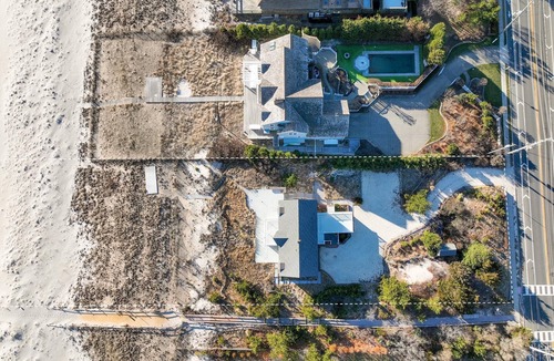 Mantoloking House | Private Beachfront Home in Mantoloking NJ w/Lifeguard- 5 bedroom
