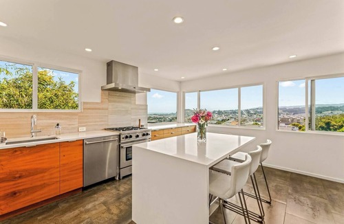 Bernal Heights House | Private Modern House: Stunning Views & Backyard