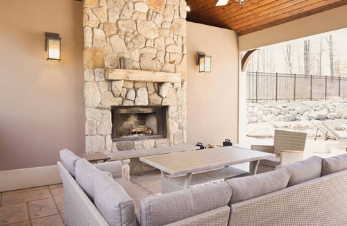 Pine Bush Cottage | Private Pool House - Pool · Jacuzzi · Fireplace