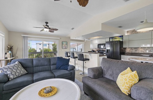 Bethune Beach House | ☀️ Private Pool - Pet Friendly - Campfire Turtle Mound ☀️