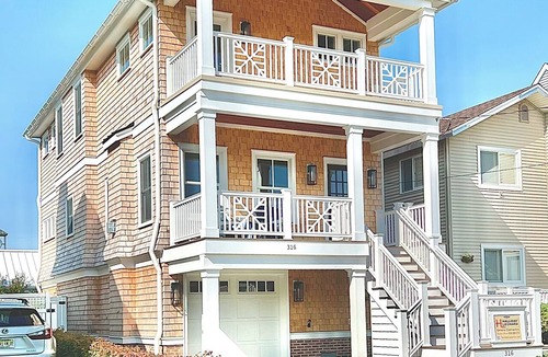 Gardens House | PRIVATE POOL🏊 — STUNNING Single-family, new construction - steps to the beach!