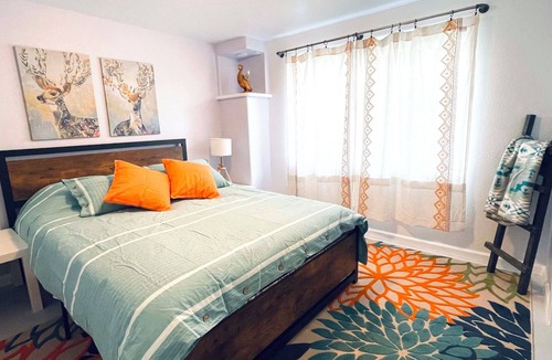 Sheridan House | Private, quiet, central garden level suite