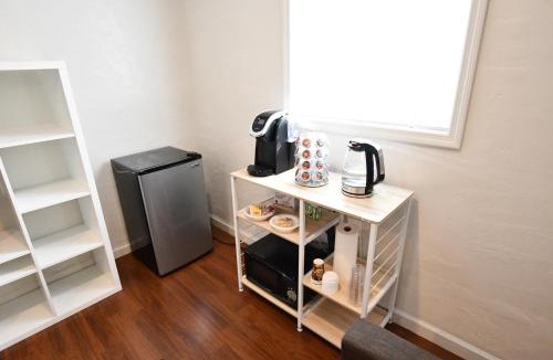 Daly City House | Private Unit/Private Bathroom Near BART & SF
