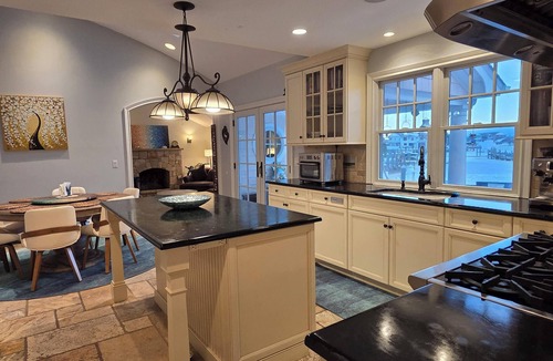Point Pleasant House | Private waterfront 6drm house, heated pool, minutes from the beach!