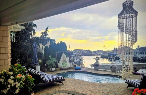 Point Pleasant House | Private waterfront 6drm house, heated pool, minutes from the beach!
