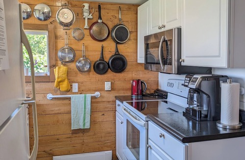 Wellington Cottage | Private Waterfront Cottage In Prince Edward County