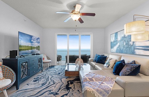 Little Venice Condo | Professionally Designed & Decorated Luxury Oceanfront Paradise