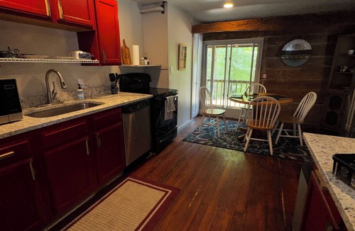 Mount Saint Francis Cabin | Quaint 1-bedroom cabin with a loft with AC in Floyd Knobs