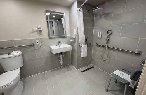 Edison Hotel | Quality Inn Edison-New Brunswick