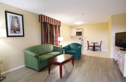 Franklin Hotel | Quality Inn & Suites Franklin
