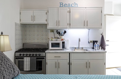 Ensenada Apartment | Quality Lodging by the Sea. Studio apartment w/garage100 yards from the beach.