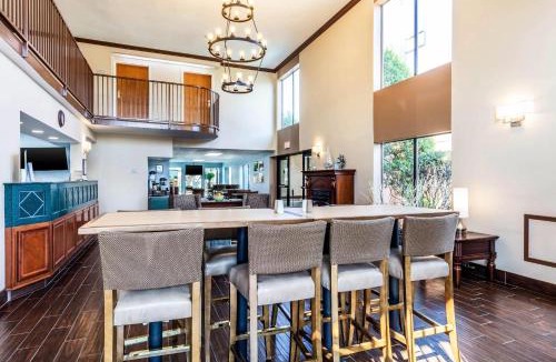 Paducah Hotel | Quality Suites Paducah I-24
