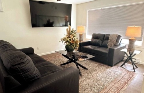 Williston Apartment | Quiet 2BR for Workers-Fast WiFi-Parking-Self Check-in