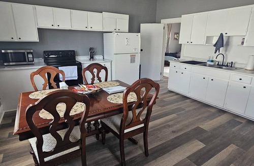 Drayton House | Quiet 2BR Near Downtown & Hospitals – Sleeps 4 Spartanburg