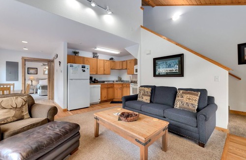 Fall River Estates Condo | Quiet Fall River Escape Fireplace Close to RMNP