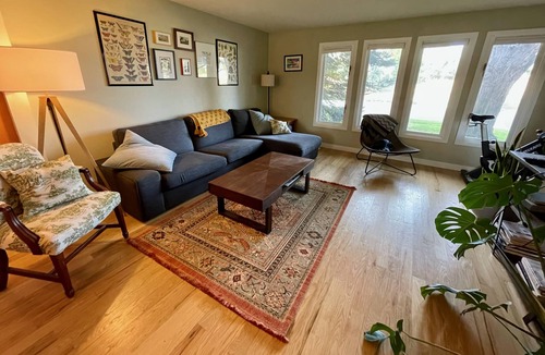 Gunbarrel House | Quiet Gunbarrel House