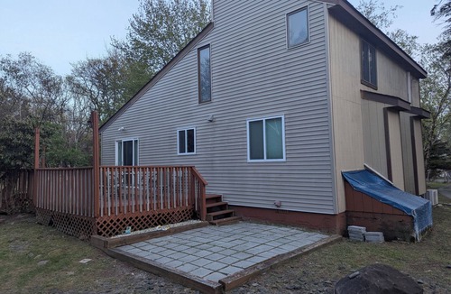 Tunkhannock Township House | Quiet Poconos Chalet with Loft Lounge