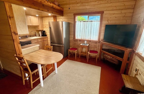 Marblemount House | Rainbow House Private Annex: Charming comfort at North Cascades National Park!
