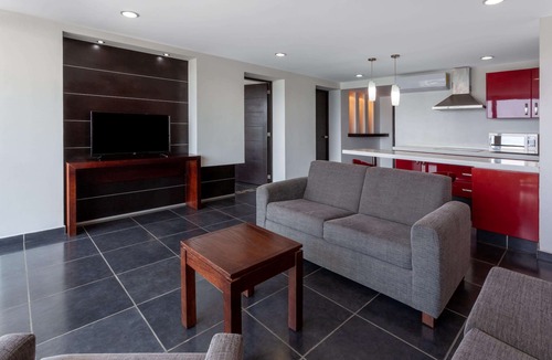 Hornos Hotel | Ramada by Wyndham Acapulco Hotel & Suites