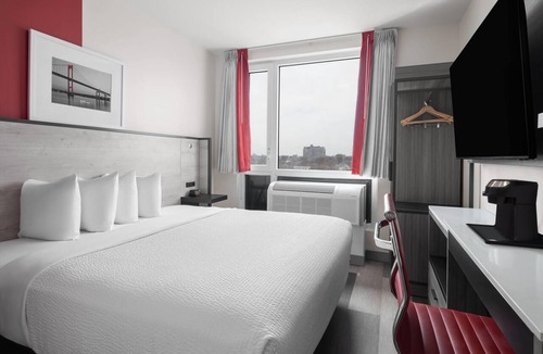 Midwood Hotel | Ramada By Wyndham Brooklyn Near Flatbush